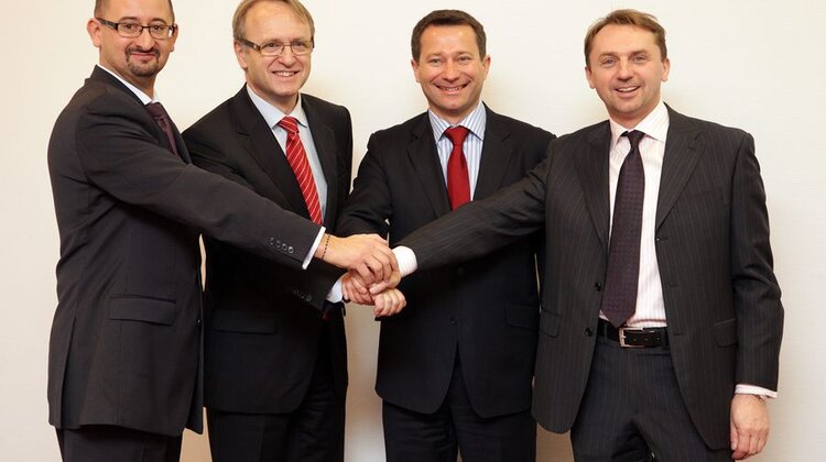 Ericsson sygnatariuszem Konsorcjum dla Szerokopasmowej Polski wydarzenia, technologie - Ericsson, Budimex, Telefonia Dialog oraz Netia, to sygnatariusze podpisanego 29 listopada 2011 roku Listu Intencyjnego, którego celem jest m.in. wspólny udział w realizacji projektów budowy regionalnych sieci szerokopasmowych, takich jak „Sieć Szerokopasmowa Polski Wschodniej” i „Internet dla Mazowsza”.