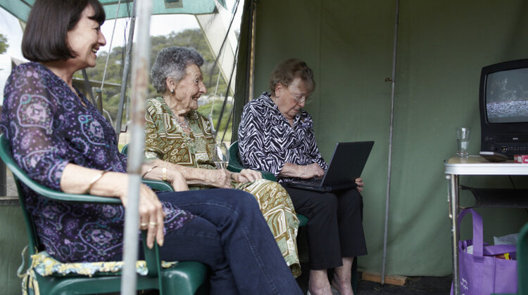 Nie tylko młodzi oglądają „na życzenie” internet, kultura, sztuka, rozrywka - 