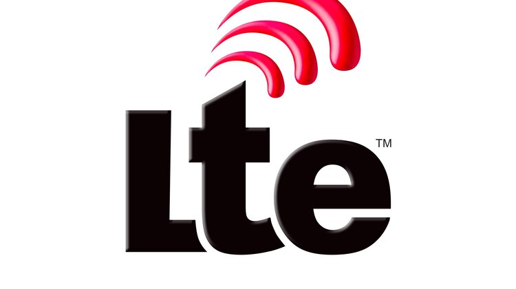 Samsung prezentuje GALAXY S4 i GALAXY S4 mini w standardach TDD-LTE i FDD-LTE nowe produkty, usługi, technologie - Firma Samsung Electronics zaprezentowała dziś pierwsze na świecie komercyjne urządzenia z technologią płynnego przekazywania połączeń w standardach TDD-LTE (Time-Division Duplex) i FDD-LTE (Frequency Division Duplex). Samsung wprowadzi na rynek wersje smartfonów Samsung GALAXY S4 i Samsung GALAXY S4 mini obsługujące oba tryby LTE - TDD/FDD, zapewniając w ten sposób nieprzerwaną i płynną komunikację głosową oraz wymianę danych nawet wtedy, gdy dane urządzenie przełącza się z jednego typu sieci LTE na inny.