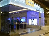 Samsung Brand Store otwarty w Poznaniu nowe produkty, usługi, handel - 26 września 2013 r., podczas uroczystości zatytułowanej „technologia wiąże się z poznaniem”, został oficjalnie otwarty salon firmowy Samsung Electronics w poznańskim Starym Browarze. W otoczeniu sztuki zaprezentowane zostały najnowsze produkty firmy, m.in. tablety, telewizory, kina domowe i smartfony. Podczas wydarzenia odbyła się także prezentacja najnowszego phableta Samsung GALAXY Note 3 i zintegrowanego z nim zegarka Samsung GALAXY Gear.