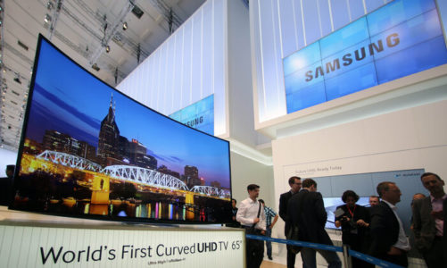Na targach IFA 2013 Samsung przedstawił pierwszy na świecie profilowany telewizor Curved UHD