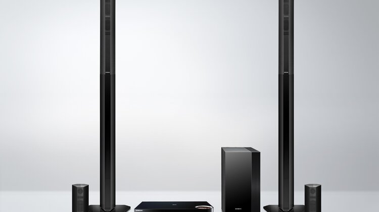 Samsung prezentuje na CES 2014 nowe urządzenia audio-video, których design i technologia ułatwiają życie nowe produkty, usługi, technologie - Firma Samsung Electronics, globalny lider w branży mediów cyfrowych i technologii konwergencji ogłosiła rozszerzenie oferty produktów audio, pozwalających na podniesienie jakości domowej rozrywki.