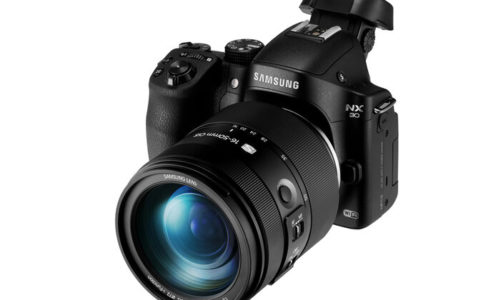 Flagowy aparat Samsung NX30 dostępny w Polsce
