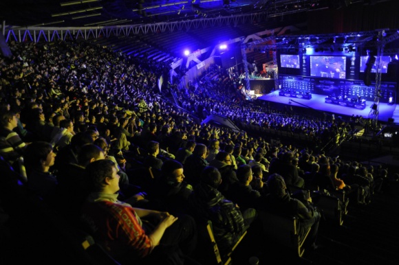 ASUS na Intel Extreme Masters BIZNES, IT i technologie - Najnowszy sprzęt z linii Republic of Gamers, miniturnieje, pokazy overclockingu, konkursy z cennymi nagrodami. To tylko przedsmak atrakcji jakie przygotowała firma ASUS na największą imprezę dla graczy Intel Extreme Masters 2014 w katowickim spodku.