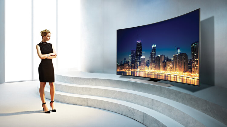 Wkrocz w zakrzywiony świat UHD wraz z telewizorem Samsung HU8500 nowe produkty, usługi, technologie - Każda wielka przemiana musi mieć swojego lidera. „Twarzą” i symbolem rewolucji w dotychczasowych doświadczeniach z obrazem i telewizją jaką rozpoczęła firma Samsung, jest jej flagowy model HU8500 – potężny, szybki i przede wszystkim zakrzywiony telewizor Samsung Smart TV oferujący obraz w zachwycającej rozdzielczości Ultra High Definition.
