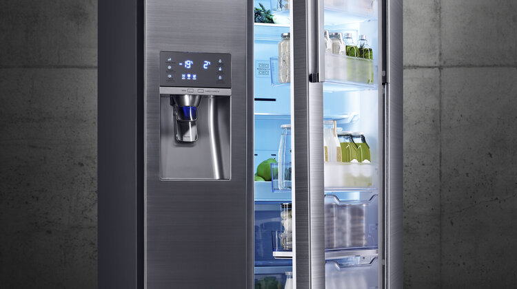 Nagroda Product Design dla lodówki Food ShowCase technologie, towary konsumpcyjne - Festiwal Cannes Lions to miejsce, gdzie co roku spotykają się najbardziej kreatywne umysły tego świata, a najbardziej zachwycające ich projekty są nagradzane przez miedzynarodowe jury. W tym roku, na Międzynarodowym Festiwalu Kreatywności Cannes Lions pojawiła się nowa kategoria – Product Design Lions. Najlepszym projektem w tej dziedzinie okazała się najnowsza lodówka firmy Samsung, Food ShowCase.