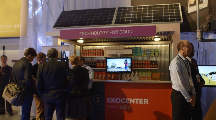 Technologia ratunkiem dla krajów słabo rozwiniętych sprawy społeczne, technologie - Na całym świecie 4,4 miliarda osób pozostaje bez dostępu do internetu. 1,7 miliarda nie korzysta z telefonii komórkowej. Jak firma teleinformatyczna może zmniejszyć te dysproporcje? 