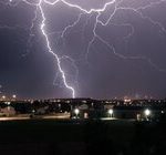 Gwałtowne letnie burze zagrażają komputerom i ważnym danym