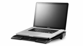 Dla nas lody dla ochłody, a dla laptopów? LIFESTYLE, IT i technologie - Nadeszło lato. A wraz z nim wysokie temperatury. Każdy amator mobilnych urządzeń zdaje sobie sprawę z tego, że ich urządzenia jeszcze bardziej są teraz narażone na przegrzewanie się.