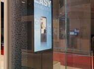 Digital Signage, czyli nowe możliwości dla handlu detalicznego handel, technologie - Plakaty, tablice informacyjne, ulotki i standardowe reklamy jako forma promocji zaczynają przechodzić do historii. Dziś, w dobie rosnącej konkurencji liczy się przede wszystkim atrakcyjna i przyciągająca uwagę forma przekazu, która potrafi wyróżnić ofertę i zainteresować nią bezpośrednio konkretnego odbiorcę. Digital Signage to obecnie jedna z najbardziej nowoczesnych form promocji w sprzedaży detalicznej.