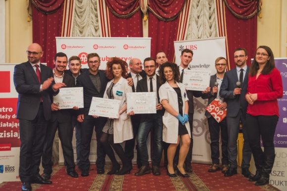 Krakowskie StartUpy zaskakują pomysłami BIZNES, IT i technologie - Start-upy: Ness, wdrażający innowacyjną metodę mycia samochodów prawie bez użycia wody oraz portal społecznościowy doitbetter.pl umożliwiający rywalizację użytkowników wygrały II konkurs Kraków Business Starter (KBS).