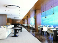 Samsung wprowadza innowacyjne, okrągłe klimatyzatory dedykowane nowoczesnym wnętrzom zainteresowania, hobby, budownictwo, nieruchomości - Systemy klimatyzacji spotkamy w większości biur, hoteli oraz punktów usługowych. Do tej pory urządzenia te pełniły głównie funkcję użytkową w niewielkim stopniu stanowiąc element designu pomieszczeń. Samsung postanowił to zmienić i zaprezentował przełomowe rozwiązanie, które łączy formę z funkcją – klimatyzator kasetonowy 360. Jest to pierwszy tego typu produkt na rynku co stanowi rewolucję w dziedzinie klimatyzacji.