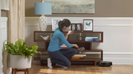 Wiosenne porządki a technologia LIFESTYLE, IT i technologie - Wraz z nadejściem wiosny zbliża się okres intensywnych porządków w naszych domach. Wiąże się to z wykonywaniem czynności, które u większości z nas wywołują ataki migreny. Dziś jednak w erze nowych technologii tradycyjnego mopa i odkurzacz możemy zastąpić robotami.