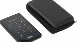 Zalman – na straży twoich danych LIFESTYLE, IT i technologie - Informacja to potęga. Dlatego każdy, kto posiada ważne dla siebie czy swojej firmy dane powinien zabezpieczyć je na wszelkie sposoby przed kradzieżą. Jedną z form ochrony przed rabusiami jest zakup kieszeni zewnętrznej SHE500 od Zalmana.