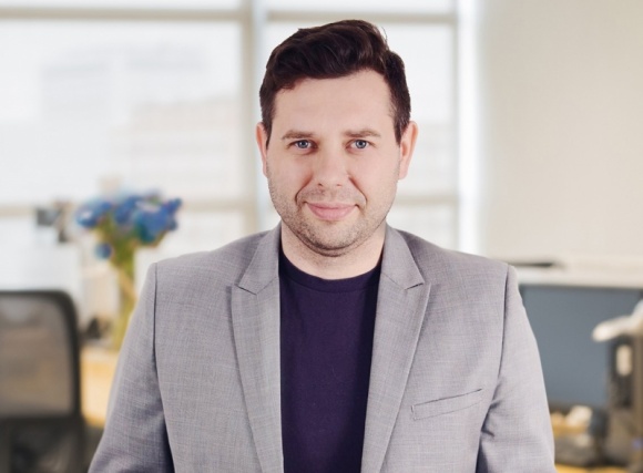 Rozwój firm IT w Polsce. Wartość rynku stale rośnie BIZNES, IT i technologie - Polski rynek IT nadal uważany jest za stosunkowo młody, a jego średnia wartość od kilku lat wzrasta o ok. 4 proc. rocznie. Wynika to między innymi z rosnącej otwartości na ewoluujące potrzeby rynkowe, czego efektem jest konkurencyjność i rozwój firm IT.