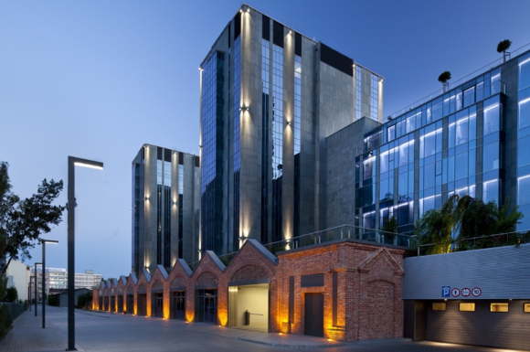 Certyfikat BREEAM In-Use dla Karolkowa Business Park LIFESTYLE, IT i technologie - Karolkowa Business Park – biurowiec klasy A zrealizowany na warszawskiej Woli przez Grupę ASBUD – otrzymał certyfikat BREEAM In-Use z oceną „Very Good”, potwierdzający wysoką jakość zastosowanych rozwiązań energooszczędnych i przyjaznych dla środowiska.