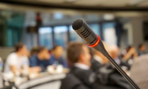 Rozwój w branży IT? Postaw na konferencje i spotkania branżowe