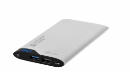 Moc zawsze przy tobie LIFESTYLE, IT i technologie - Wprowadzaniu zaawansowanych funkcji, jakie oferują współczesne telefony, nie towarzyszy montaż wytrzymałych baterii. Jeśli nie podładujemy smartfonu przed wyjściem, może on nie dotrwać do końca podróży. Dlatego warto zaopatrzyć się w Power Banki AL i QC od Extreme Media.