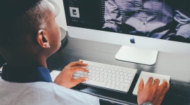 Perły IT, czyli jak rekrutować specjalistów? BIZNES, IT i technologie - Liczba absolwentów STEM , wzrosła w ciągu dekady o blisko 100 tys. – te dane płyną z raportu „Pracownik IT przyszłości” od Deloitte. Mimo tego, na rynku brakuje specjalistów z obszaru technologii. Jak firma może pozyskać tych wyjątkowych?