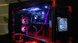 The Pipeline – nietuzinkowy projekt obudowy LIFESTYLE, IT i technologie - Dobra obudowa powinna umożliwić odpowiednie rozmieszczenie podzespołów oraz prawidłową wentylację, przy jak najmniejszym trudzie montażu zestawu komputerowego. To jednak nie wszystko, bowiem przysłowiowa „buda” powinna również cieszyć oczy i serce swojego użytkownika.