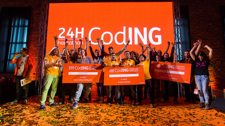 Poznaliśmy zwycięzców hackathonu 24H-CodING wydarzenia, technologie - 12 i 13 maja na globalnym hackathonie ING w Katowicach spotkało się blisko 400 programistów z całego świata. Razem pracowali nad rozwiązaniami ulepszającymi życie klientów. Wygrała aplikacja PubbING, ułatwiającą złożenie i zapłacenie za zamówienie podczas wspólnego wyjścia do pubu czy restauracji. Jej twórcy z polskiej ekipy Speednet w nagrodę pojadą do Doliny Krzemowej.