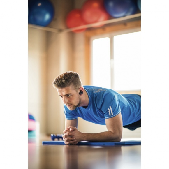 Słuchawki prawdziwie bezprzewodowe - Hama FreeStereo Twins LIFESTYLE, IT i technologie - W ofercie firmy Hama pojawił się nowy, bezprzewodowy zestaw słuchawkowy - FreeStereo Twins. Urządzenie doskonale sprawdzi się jako samochodowy zestaw głośnomówiący oraz słuchawki do słuchania muzyki.