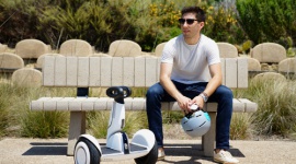 Segway przedstawia nowe samobalansujące pojazdy elektryczne LIFESTYLE, IT i technologie - Wiodący dostawca pojazdów elektrycznych rozszerza swoją ofertę o dwa nowe produkty – Segway miniLITE i miniPLUS – które wraz z obecnie dostępnym pojazdem miniPRO tworzą serię mini. Premiera nastąpi podczas targów IFA w Berlinie.