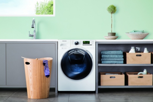 Komfort dla każdego LIFESTYLE, IT i technologie - Samsung Electronics od lat dokłada wszelkich starań, by unowocześniać i rozwijać ofertę produktów konsumenckich. Tym razem swoją uwagę poświęcił również tym osobom, dla których ułatwienie codziennych obowiązków jest szczególnie istotne.