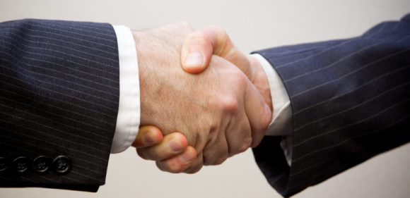 Fuzje i przejęcia a cyberbezpieczeństwo firmy BIZNES, IT i technologie - Fuzje i przejęcia (ang. Mergers & Acquisitions – M&A) to dla przedsiębiorstw jedne z najbardziej ryzykownych operacji. I nie tylko pod względem finansowym. Niosą ze sobą również ogromne ryzyko dla cyberbezpieczeństwa firmy.