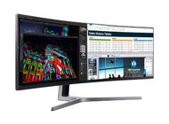 CHG90 – monitor do zadań specjalnych nowe produkty, usługi, technologie - Monitor Samsung C49HG90 to pierwszy na świecie wyświetlacz QLED o tak dużej przekątnej – 49 cali. Jego cechą charakterystyczną jest wysoki stopień zakrzywienia ekranu (1800R) i proporcje – 32:9, co sprawia, że może on z powodzeniem zastąpić nie tylko dwa, ale nawet trzy monitory. CHG90 jest idealnym rozwiązaniem dla specjalistów, takich jak np. graficy, montażyści, fotografowie czy finansiści, którzy potrzebują, aby monitor zapewniał wysokiej jakości obraz i duży obszar roboczy.