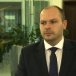 Jesienią 2019 roku po torach będzie jeździć pierwszy w Polsce pociąg hybrydowy. Podróżowanie ma być wygodniejsze i tańsze