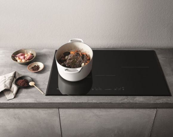 Ekspert Hotpoint i Jamie Oliver radzą: Dlaczego warto postawić na płytę LIFESTYLE, IT i technologie - Na rynku coraz częściej pojawiają się nowoczesne urządzenia kuchenne, które pozwalają przyspieszyć przygotowywanie posiłków i ograniczyć zużycie energii
