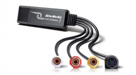 AVerMedia: stare filmy VHS w nowej jakości LIFESTYLE, IT i technologie - Kto jeszcze pamięta taki wynalazek, jak kaseta VHS? Czy należy wyrzucić je na śmieci? A nie lepiej przywrócić stare nagrania do życia? Tu właśnie przydaje się DVD EZMaker 7 od AVerMedii.