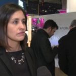 Inteligentny projektor zamieni każdą powierzchnię w dotykowy ekran i rozpozna gesty. Technologie rozszerzonej rzeczywistości i rozpoznawania dłoni to przyszłość interakcji