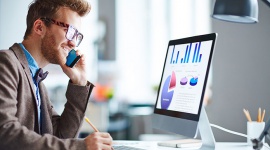 ILE CZASU POLACY TRACĄ W PRACY?