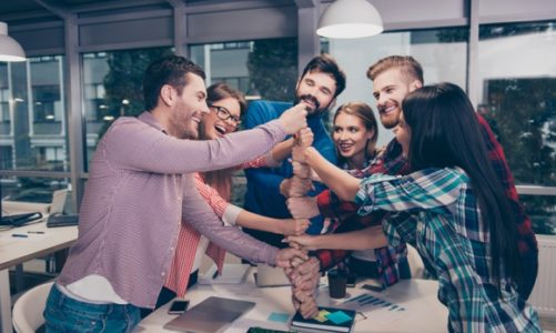 Różnica pokoleń w miejscu pracy – szansa na rozwój i wyzwanie dla pracodawcy