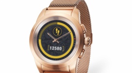 MyKronoz ZeTime Elite - 30 dni na baterii i prawdziwe wskazówki LIFESTYLE, IT i technologie - Na tle większości smartwatchy MyKronoz ZeTime Elite prezentuje się jak urządzenie z innego świata. A konkretnie: świata “normalnych” zegarków. I jest w tym nieco prawdy, bo ZeTime Elite posiada mechaniczne wskazówki.