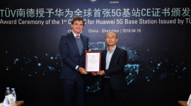 Rozwiązania 5G od Huawei jako pierwsze na świecie uzyskały certyfikat CE-TEC BIZNES, IT i technologie - Produkty Huawei 5G NR po licznych testach spełniły wszystkie wymagania TÜV SÜD – globalnej firmy świadczącej usługi w zakresie badań, certyfikacji, szkoleń i usług technicznych.