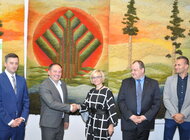 Innowacyjny projekt Enei Operator ograniczy straty energii elektrycznej w transformatorach technologie, energetyka - Enea Operator podpisała umowę z Narodowym Funduszem Ochrony Środowiska i Gospodarki Wodnej na dofinansowanie projektu, który ma ograniczyć straty w transformatorach średniego napięcia na niskie. Opracowany zostanie specjalny algorytm obliczeniowy, który ułatwi proces doboru transformatorów. Partnerem naukowym przedsięwzięcia została Politechnika Poznańska.