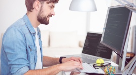 Polscy programiści nadal mogą liczyć na wysokie zarobki. Raport płacowy serwisu BIZNES, IT i technologie - Sprawdziliśmy zarobki informatyków w pierwszym kwartale 2018. Wynika z niego, że programistom żyje się i żyć będzie naprawdę dobrze z racji dużego zapotrzebowania na specjalistów z tej dziedziny. Ukazuje je raport przygotowany przez No Fluff Jobs.