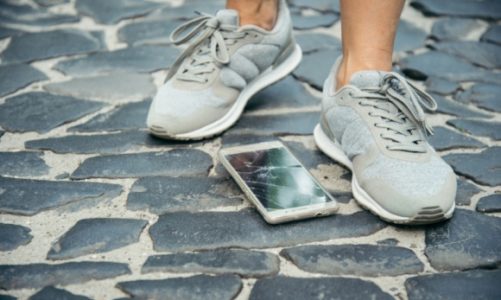 Których usterek w smartfonach nie obejmuje gwarancja producenta?