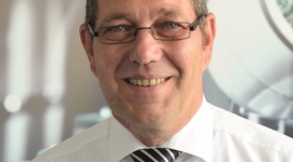 Wymiana halogenów na LED-y LIFESTYLE, IT i technologie - Na podstawie unijnego prawa dotyczącego oświetlenia, lampy halogenowe znikają z rynku. Holger Engelbrecht, menedżer produktu w reichelt elektronik, komentuje skutki dla konsumentów.