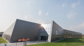 Aruba Cloud przyspiesza pracę nad nowymi data center BIZNES, IT i technologie - Aruba S.p.A. obchodzi pierwszą rocznicę powstania Global Cloud Data Center, otwartego w Ponte San Pietro (Bergamo) niedaleko Mediolanu. Informuje również o prawie całkowitym wykorzystaniu jego potencjału.