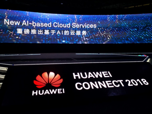 Huawei zaprezentował strategię oraz kompleksową ofertę produktów i usług AI BIZNES, IT i technologie - Szanghaj, Chiny, 11 października 2018 r.