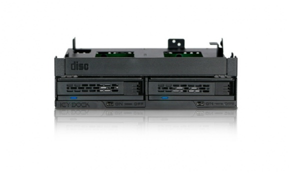 Icy Dock ExpressCage MB732SPO-B - kieszeń 3 w 1 LIFESTYLE, IT i technologie - ExpressCage MB732SPO-B to najnowsza kieszeń marki Icy Dock. Mieści ona w sobie jeden napęd optyczny oraz dwa dyski HDD lub SSD 2,5".