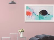 Telewizor Samsung The Frame 2018 już w sprzedaży nowe produkty, usługi, technologie - Telewizor The Frame, który w niezwykły sposób łączy sztukę i technologię, w tym roku powraca w nowej odsłonie. Od teraz będzie dostępny także w mniejszych rozmiarach ekranu – 49” i 43” – i zaoferuje nowe funkcje, które ułatwią wykorzystanie jego potencjału.   