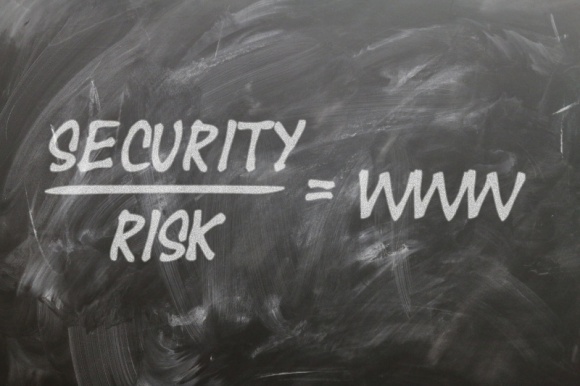 Zagrożenia Internetu vs zabezpieczone systemy IT BIZNES, IT i technologie - Phishing i ransomware to nowoczesne plagi w cyfrowym świecie. Kontrola w obrębie social media, filtrowanie treści oraz zarządzanie regułami przysparzają problemów. Aplikacje wymagające dużego dostępu, mogą stanowić zagrożenie dla prywatności i bezpieczeństwa firmowych zasobów.