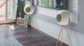 Arcydzieło w stylu retro od UB+ w dystrybucji Hama Polska LIFESTYLE, IT i technologie - W dystrybucji marki Hama pojawiły się minimalistyczne głośniki firmy UB+ Eupho E3, które charakteryzują się kształtem kuli wraz z wytrzymałym drewnianym statywem, żywotną baterią oraz imponującą mocą dźwięku.