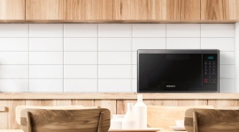 Z poligonu prosto do kuchni, czyli krótka historia mikrofalówek LIFESTYLE, IT i technologie - Czekoladowy batonik roztopiony na poligonie wojskowym dał początek kuchenkom mikrofalowym, z których obecnie korzysta się w wielu domach.