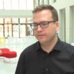 Opracowano łąkę antysmogową, pozwalającą zredukować zanieczyszczenia w powietrzu. Metr ziemi obsadzony specjalną mieszanką roślin oczyszcza je tak samo jak 5-letnie drzewo